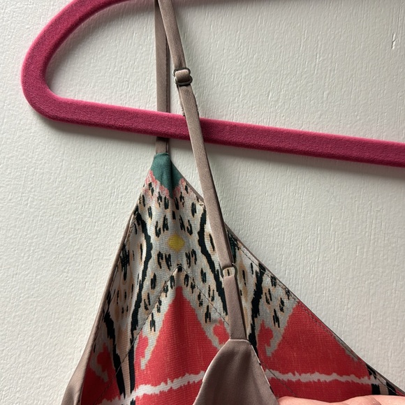 New with tags - Printed silk top - Picture 5 of 5